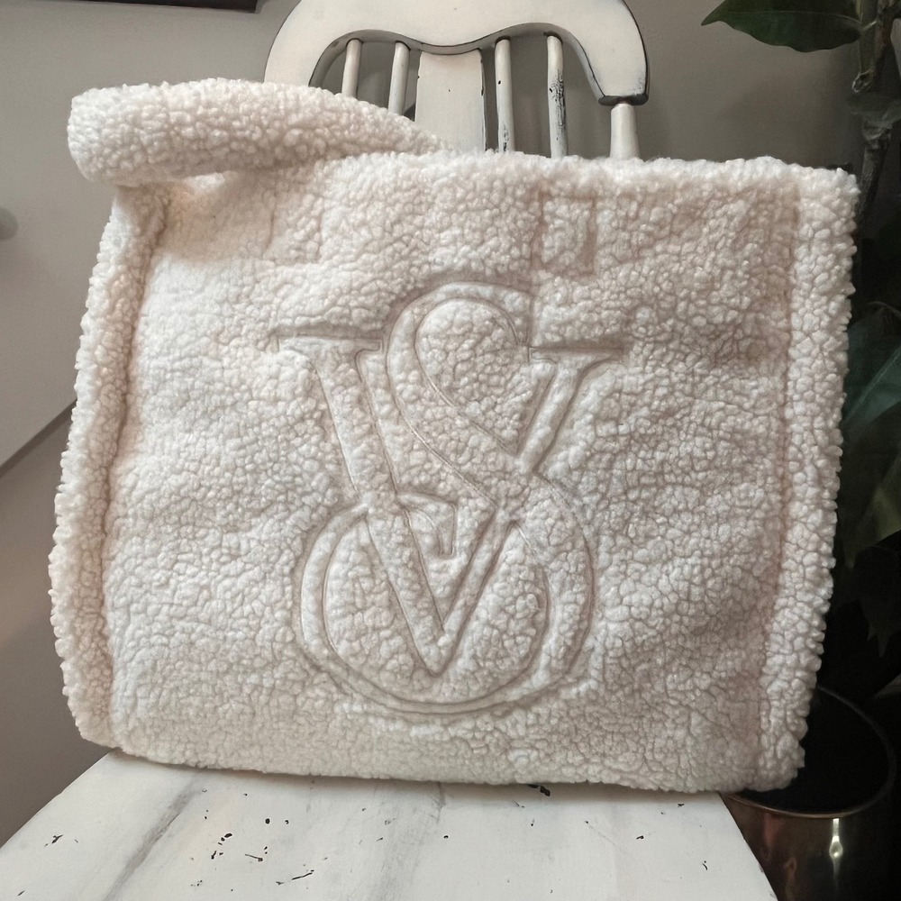 Victoria's Secret Sherpa Tote Bag Ivory Teddy Fleece Large Embossed VS Logo